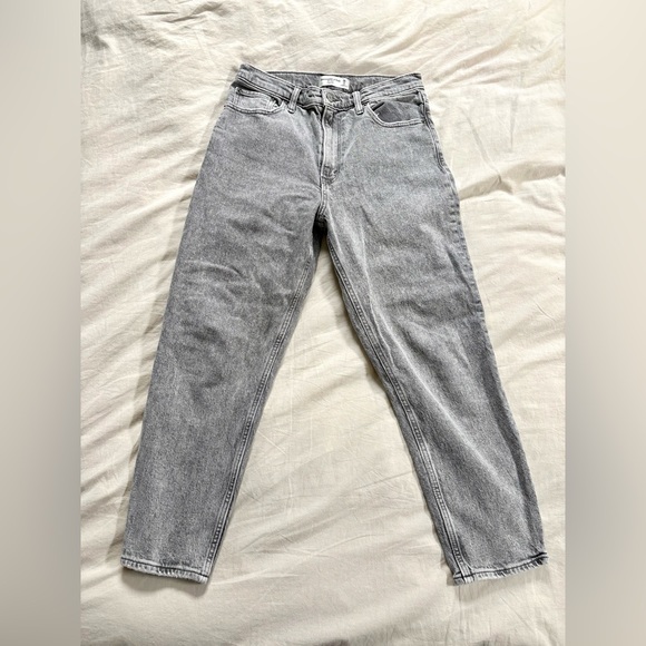 Abercrombie & Fitch Denim - Abercrombie & Fitch The Mom High Rise size 28/6 Short